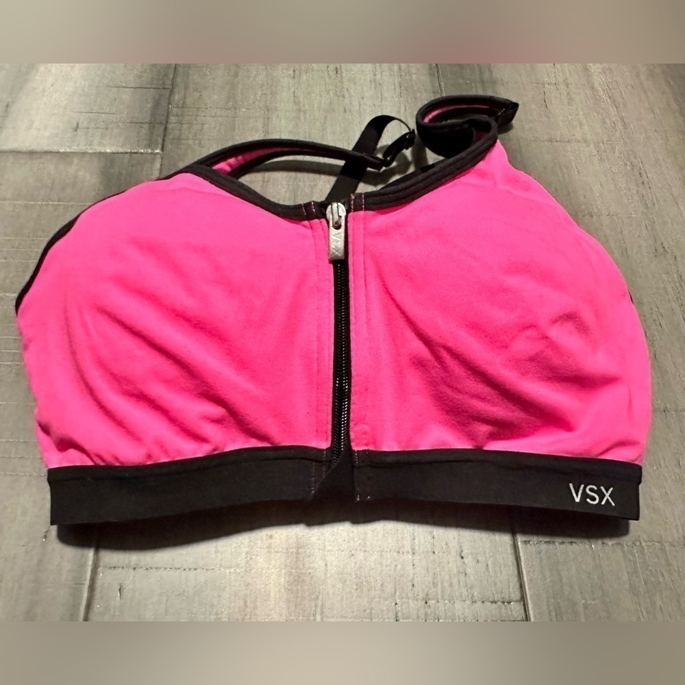 Victoria’s Secret VSX Sport Pink Front Snaps Front Zipper Sport Bra size 34C